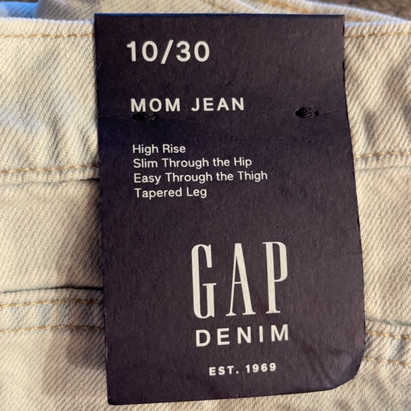 Mom Jeans - Picture 4 of 6